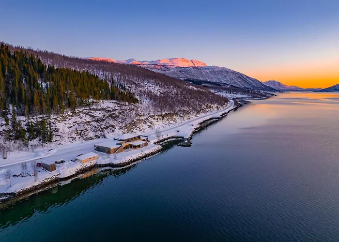 מלון Attme Have *